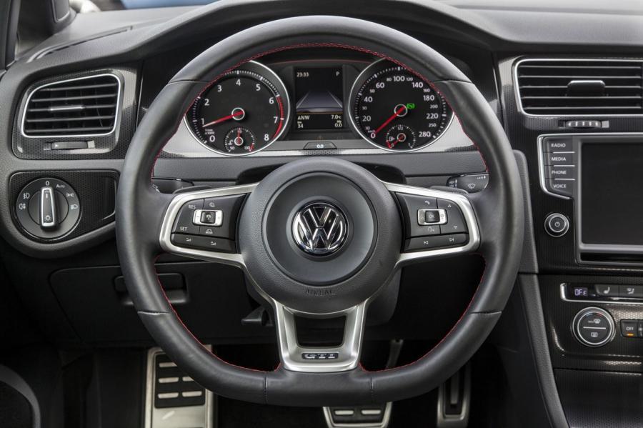  Volkswagen Golf 2015 года  (фото 15 из 27)